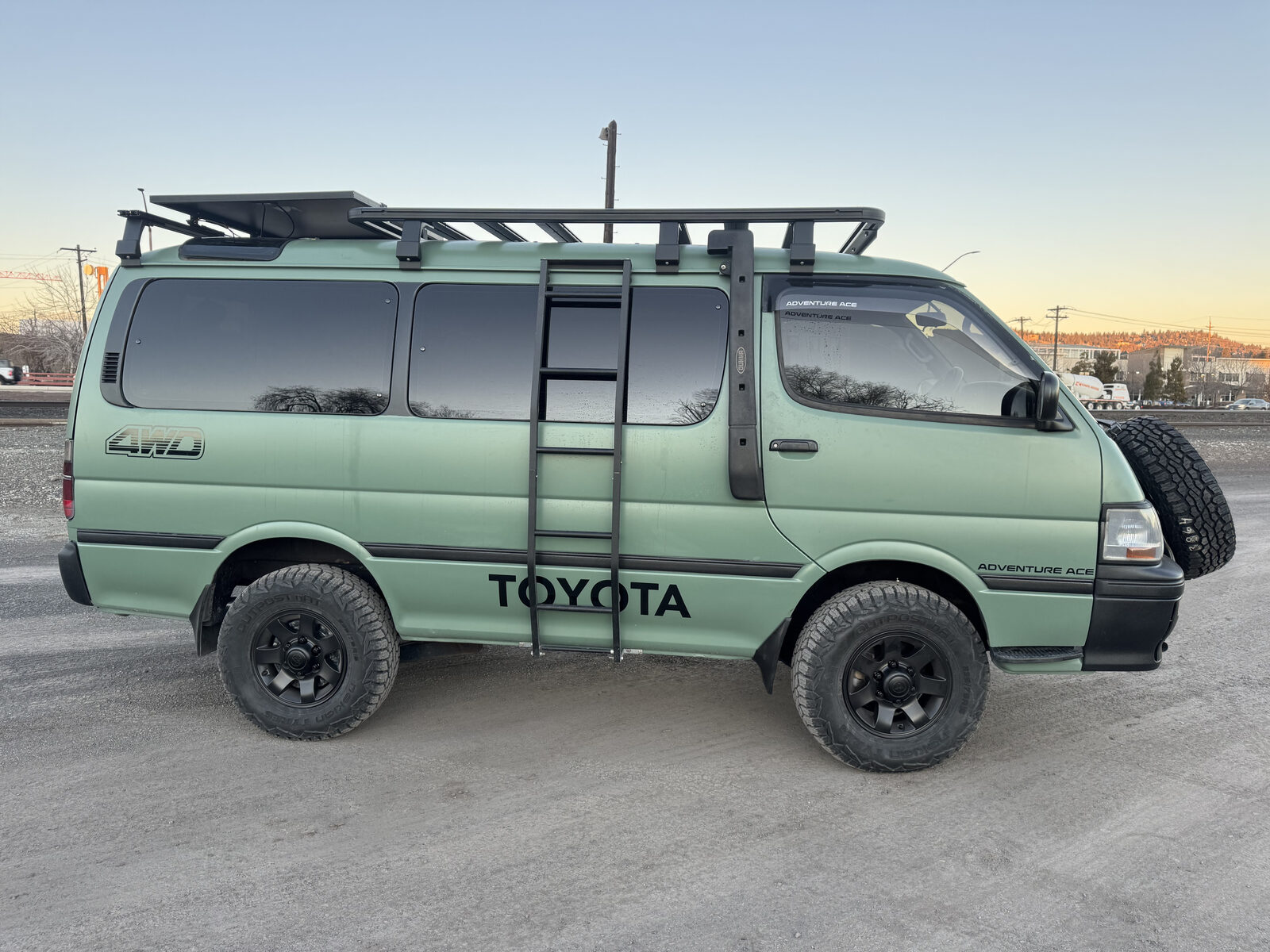 1995 Toyota Adventure Ace 112 photo 17