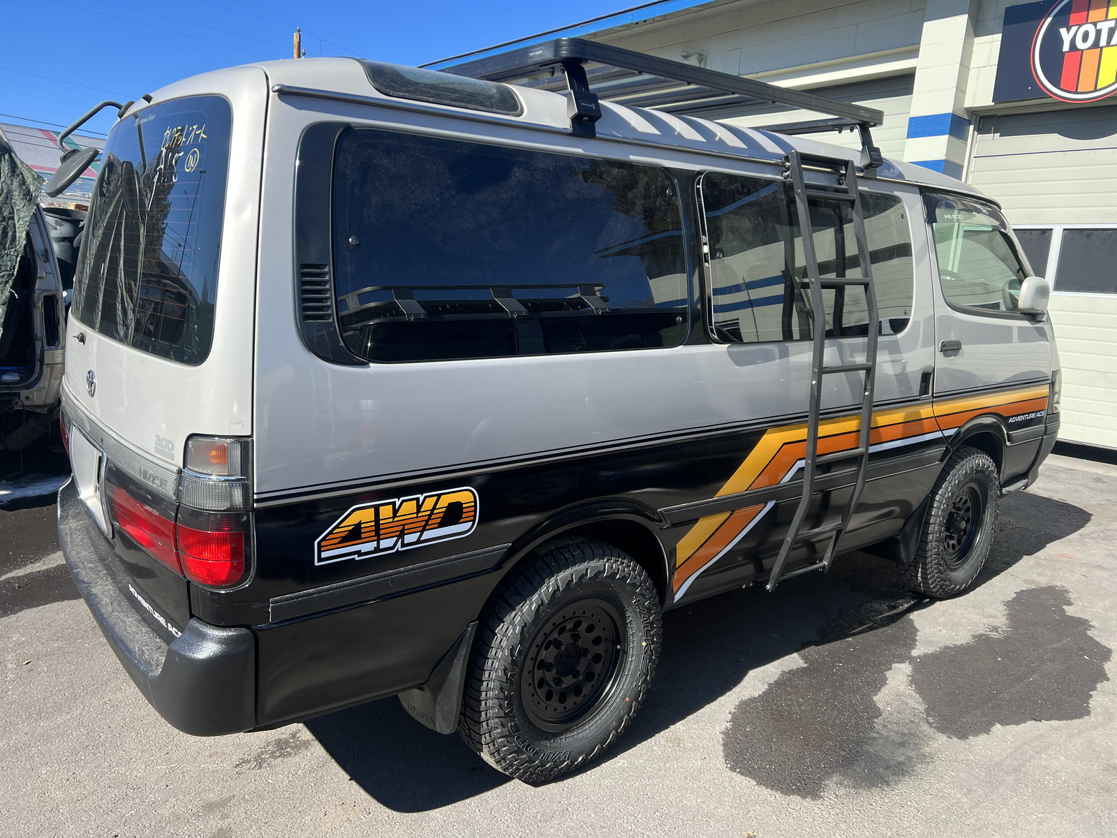 Adventure Ace van, rear 4WD view