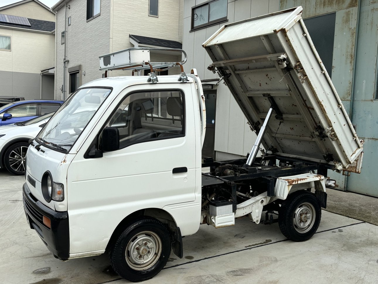 Suzuki Kei Dump Truck