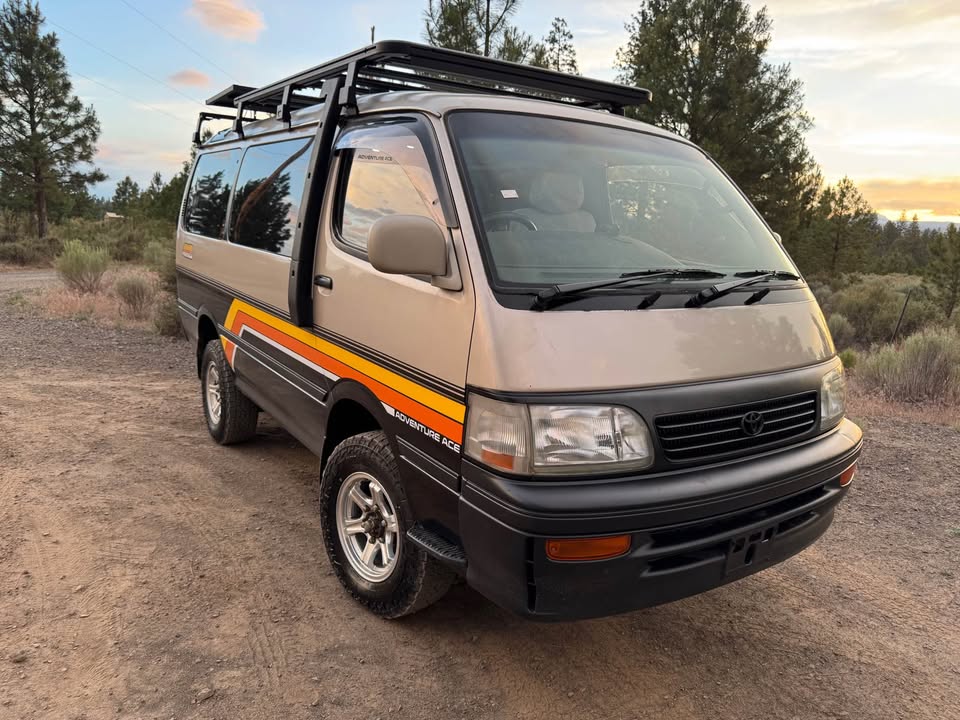 HiAce photo 18