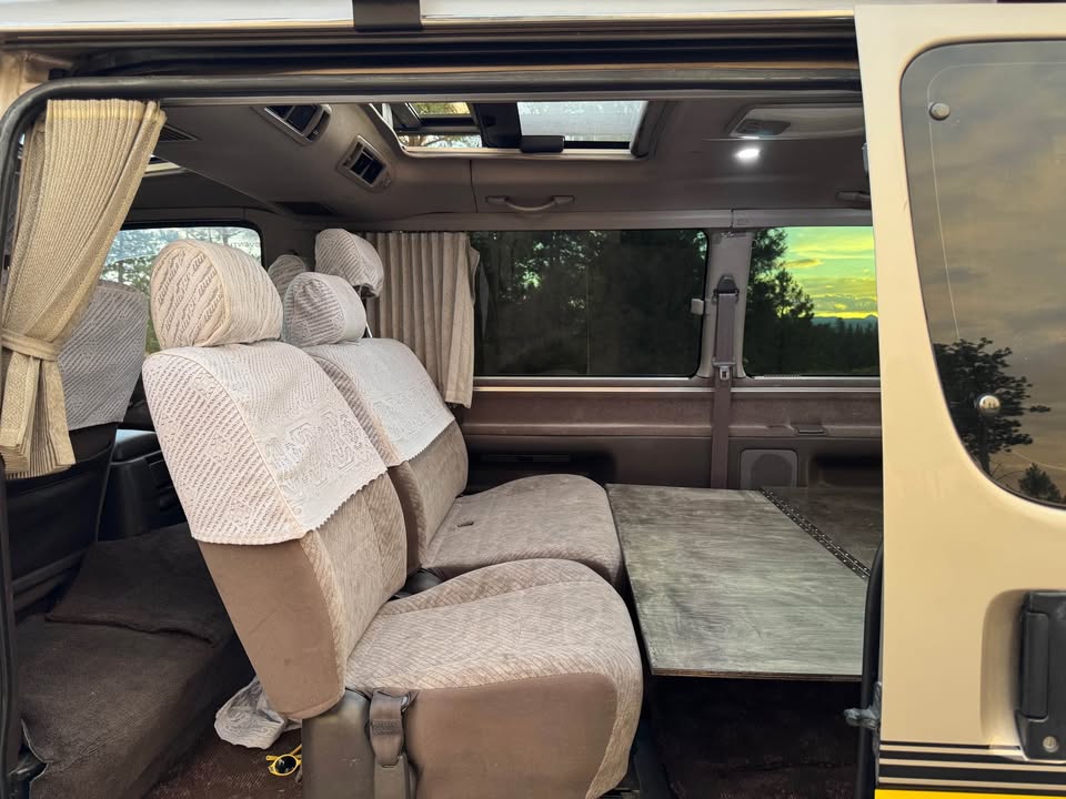 HiAce photo 7