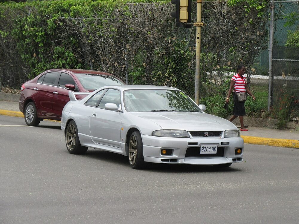Nissan Skyline R33