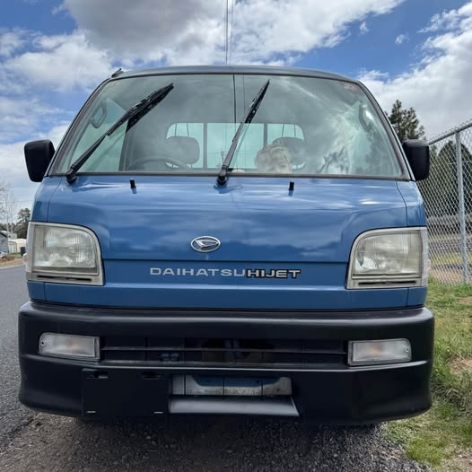 Blue kei truck photo 2