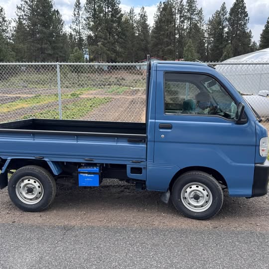 Blue kei truck photo 8