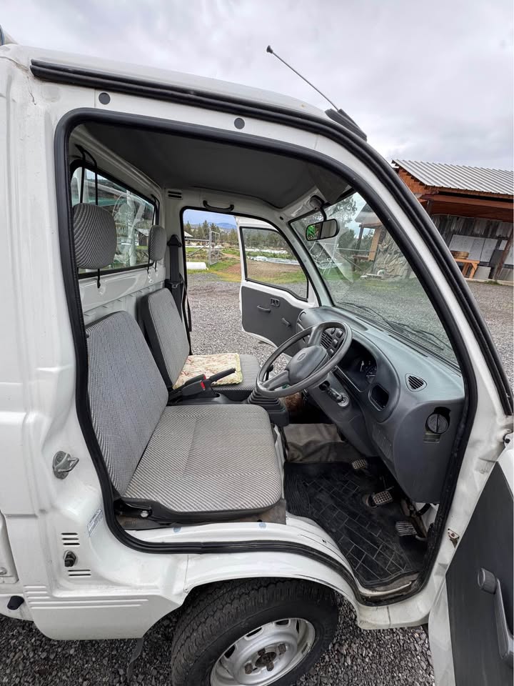 Hijet kei truck photo 2