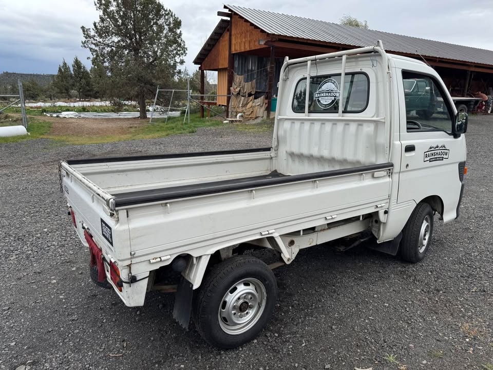 Hijet kei truck photo 3