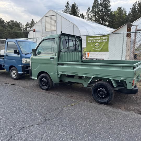 Green kei truck, extended cab